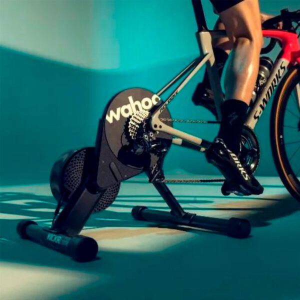 RODILLO DE ENTRENAMIENTO INTELIGENTE KICKR CORE - Imagen 2
